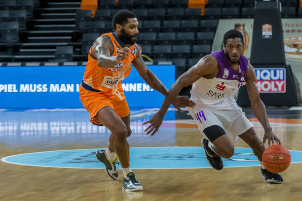 多特都站在 多特都站在