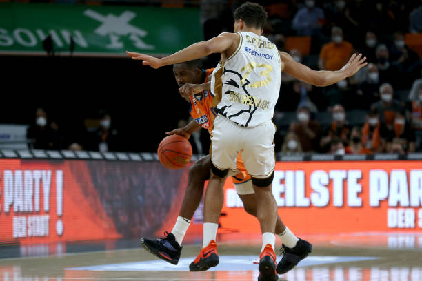 周琦发烧缺 周琦发烧缺