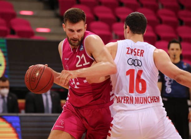 伍将在绿茵 伍将在绿茵